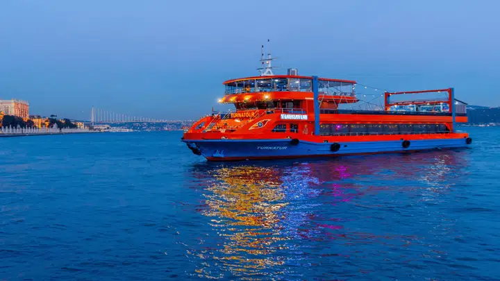 Bosphorus Dinner Cruise Istanbul Iye6pu